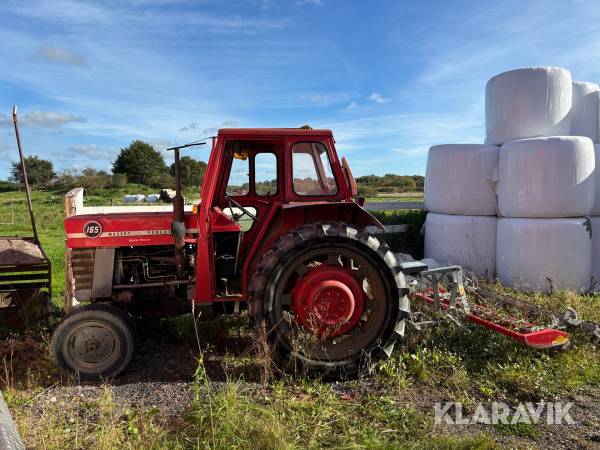 Traktor Massey Ferguson 165 inkl ridbaneharv