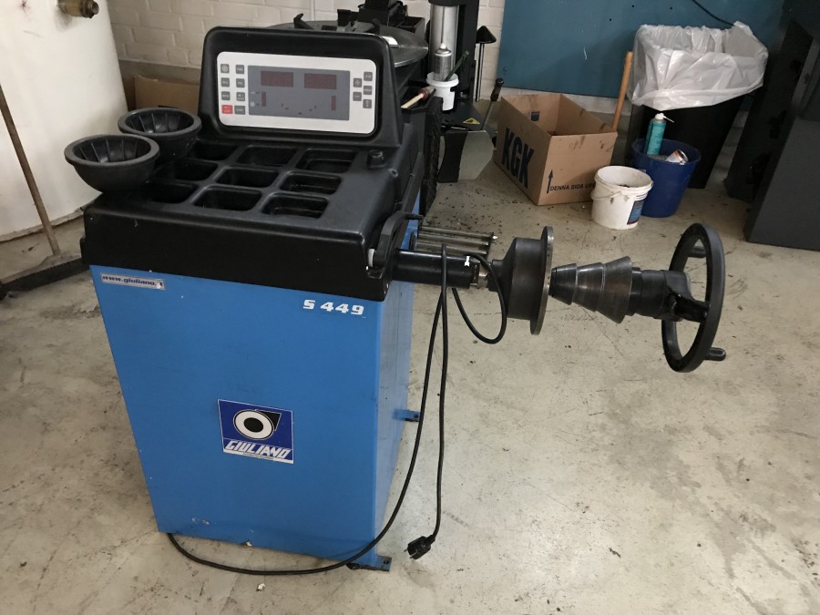 Däck balanseringsmaskin / Giuliano