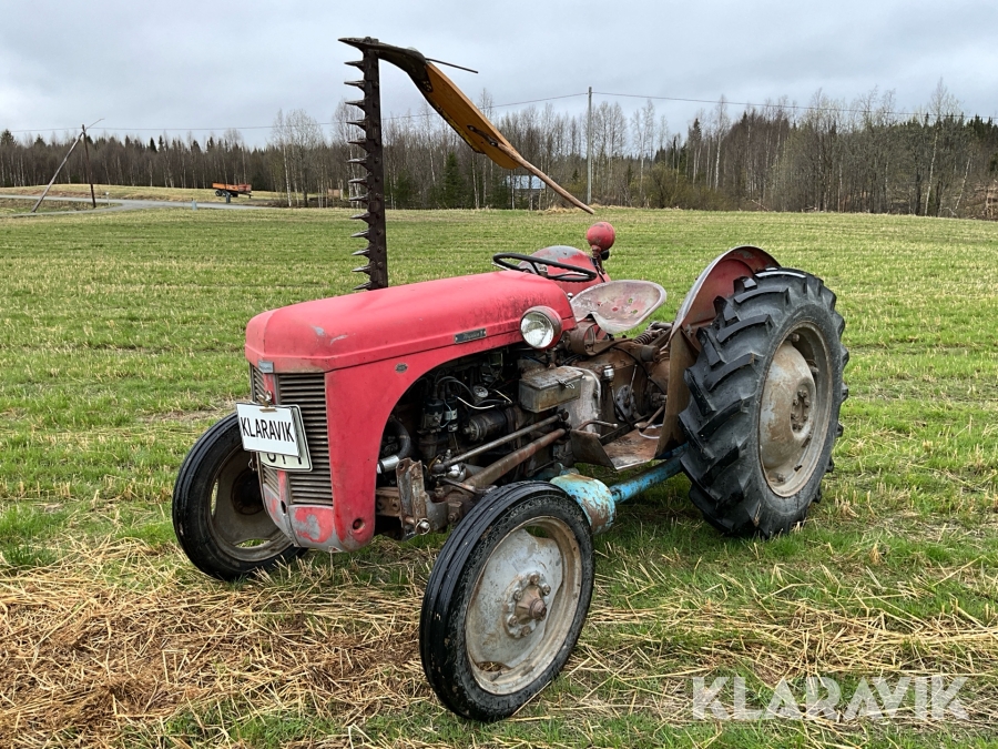 Veterantraktor Massey Ferguson TEA-20 B Grålle