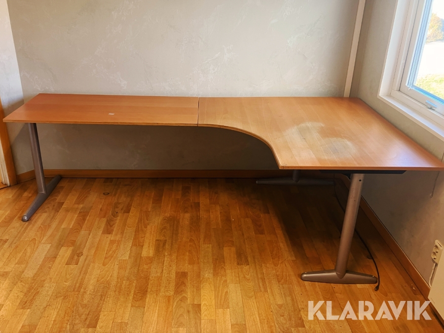 Hörnskrivbord
