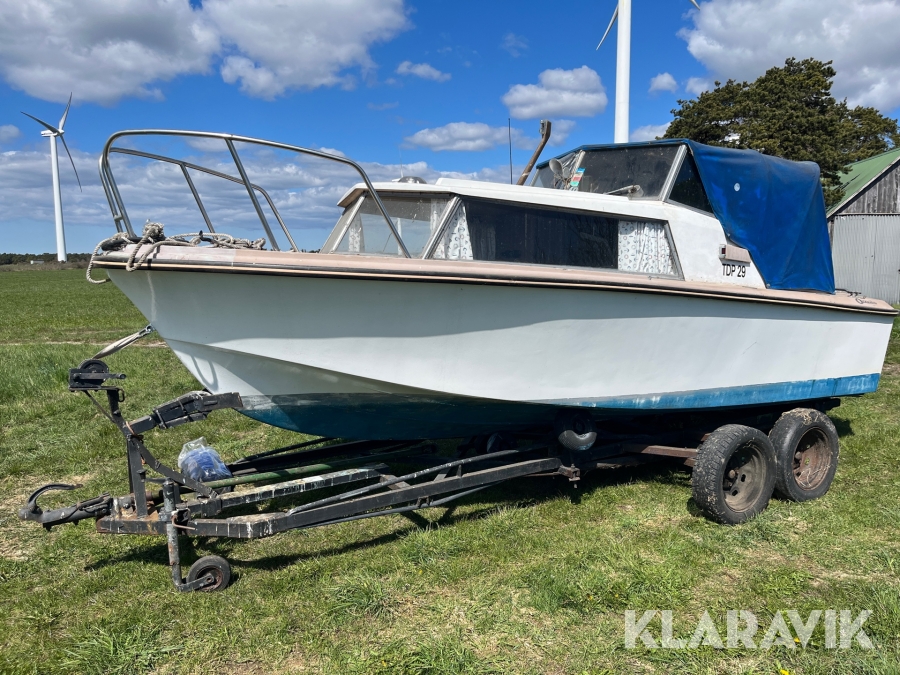 Båt Ockelbo C18 med Volvo b18 inombordsmotor & båtvagn