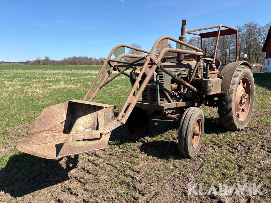 Veterantraktor Bolinder-Munktell BM 35/36 med lastare och redskap