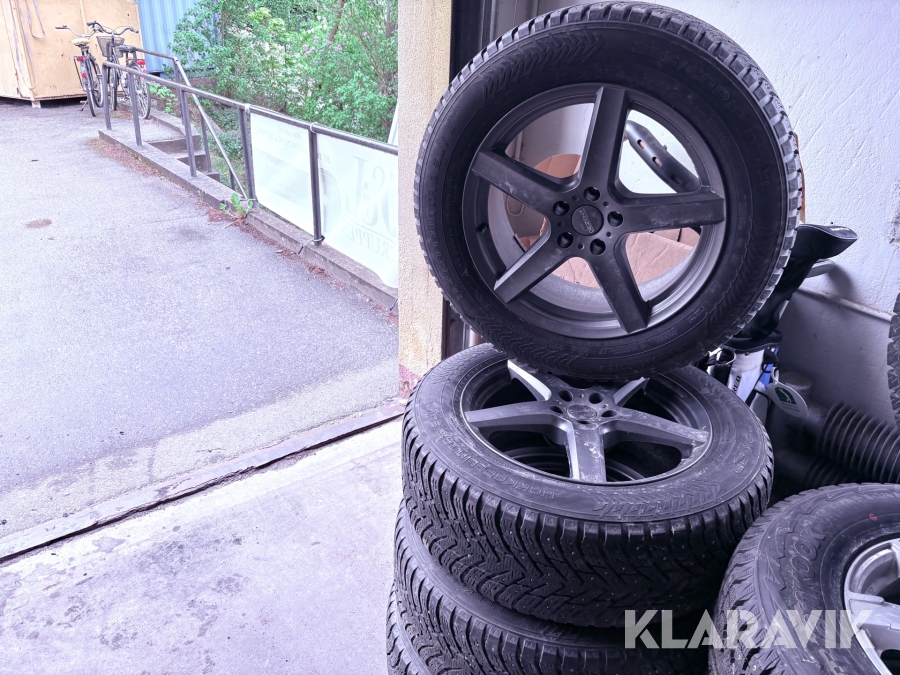 Dubbdäck på fälg Nokian 235/60R18 4st