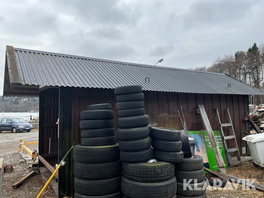 Container med tak och miljöstation , Södertälje, Klaravik