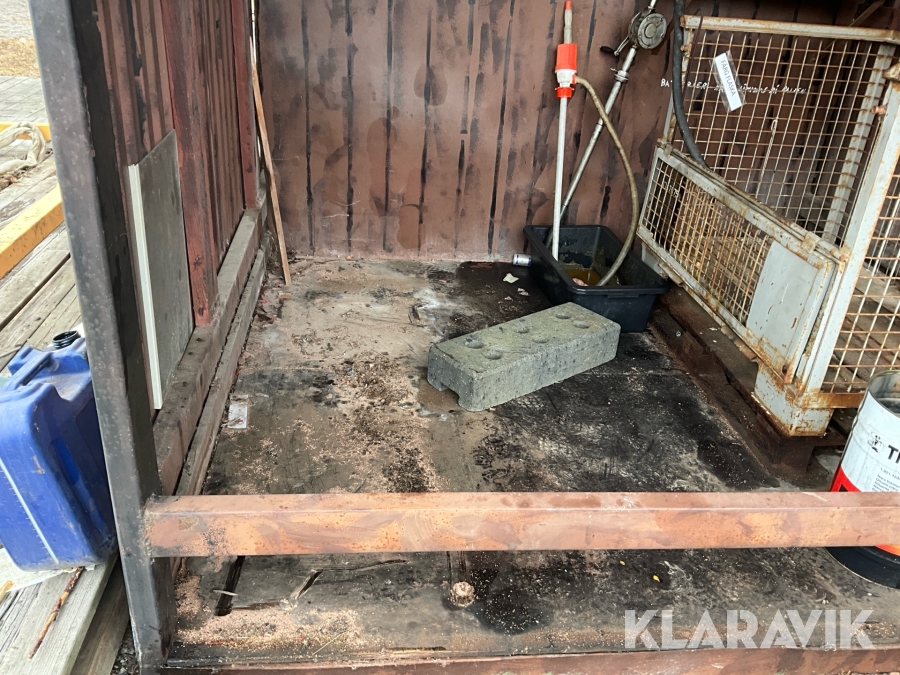 Container med tak och miljöstation , Södertälje, Klaravik