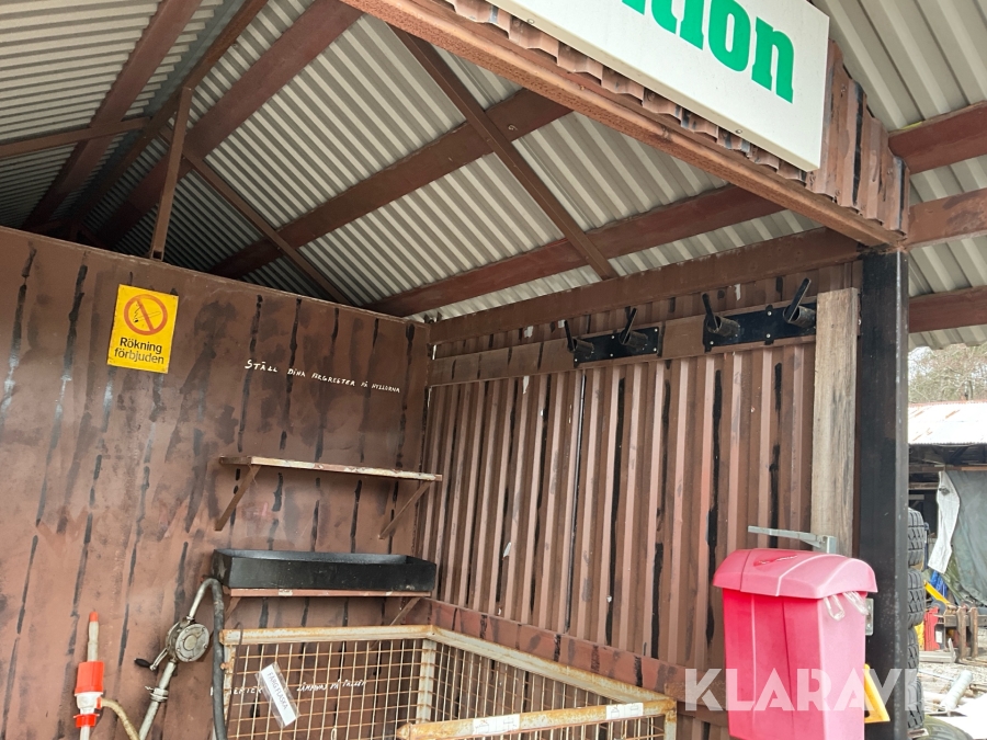 Container med tak och miljöstation , Södertälje, Klaravik