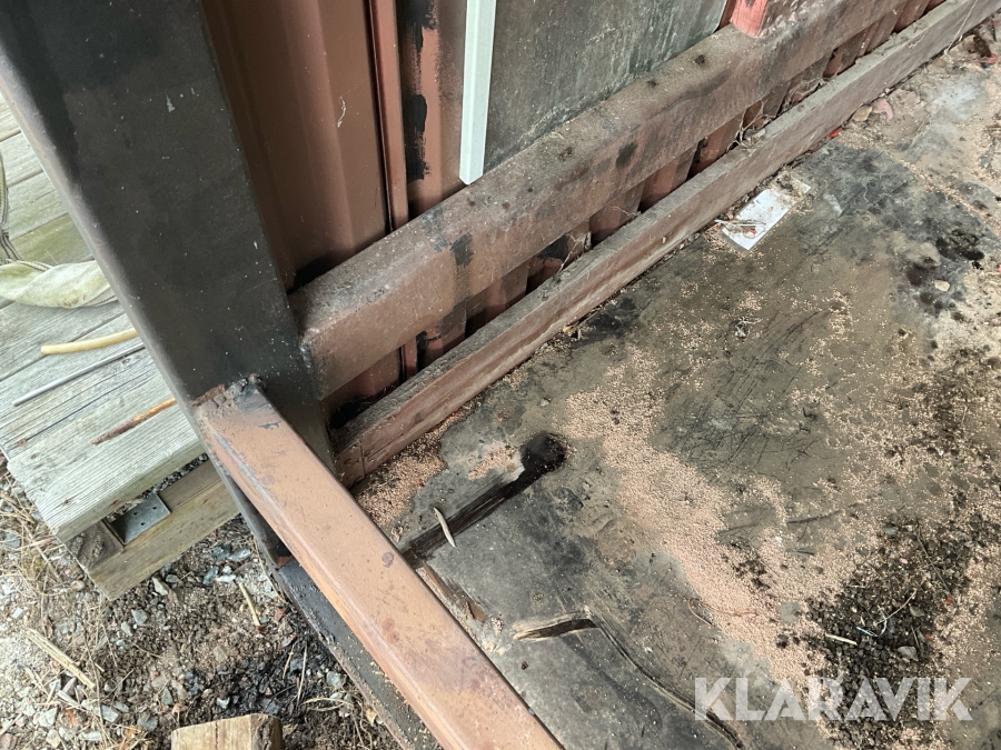 Container med tak och miljöstation , Södertälje, Klaravik