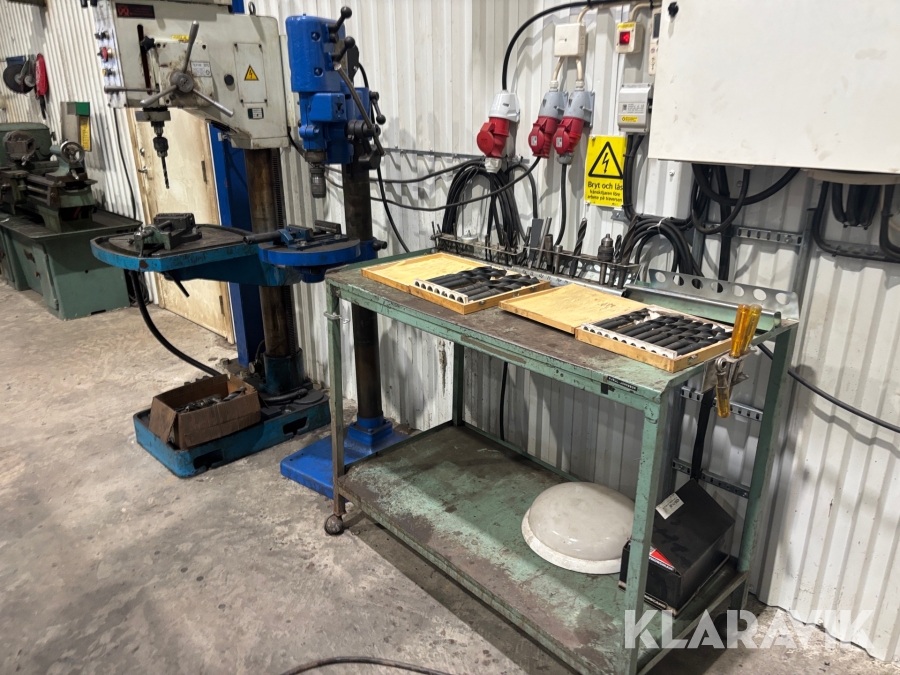 Pelarborr Arboga Maskiner E 100 med bänk och tillbehör
