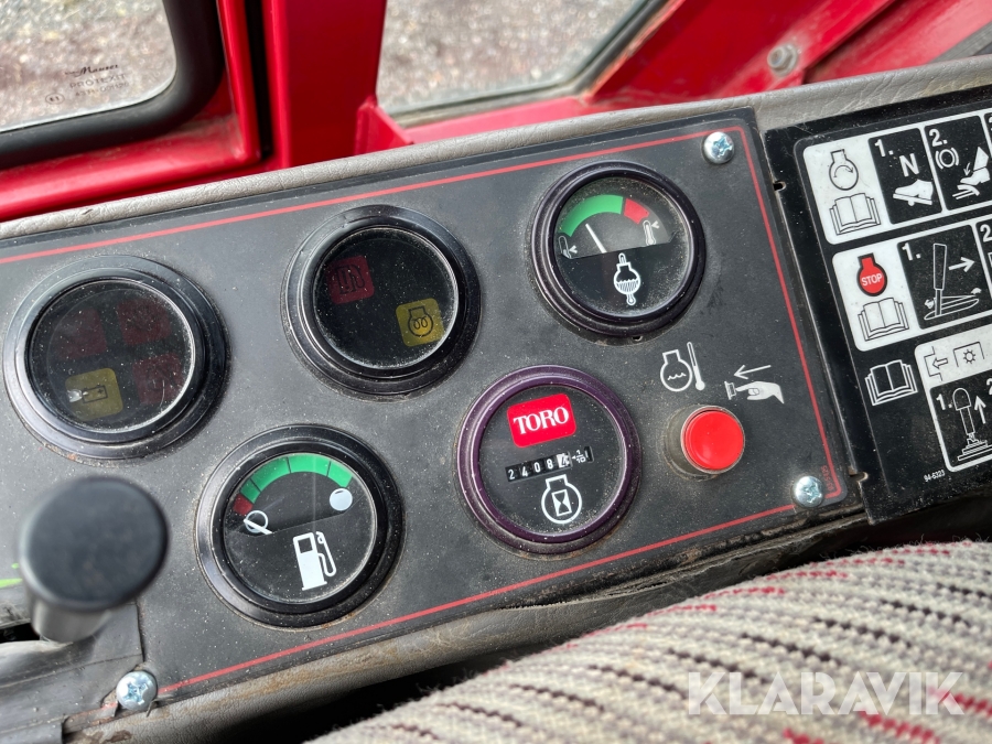 Redskapsbärare Toro Groundmaster 3000 D med plog & spridare