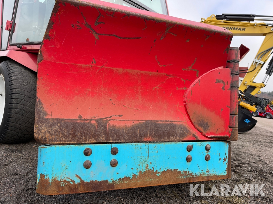 Redskapsbärare Toro Groundmaster 3000 D med plog & spridare