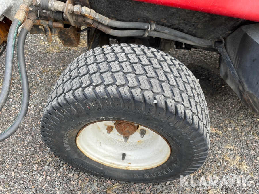 Redskapsbärare Toro Groundmaster 3000 D med plog & spridare