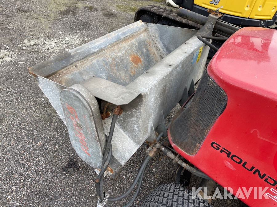 Redskapsbärare Toro Groundmaster 3000 D med plog & spridare