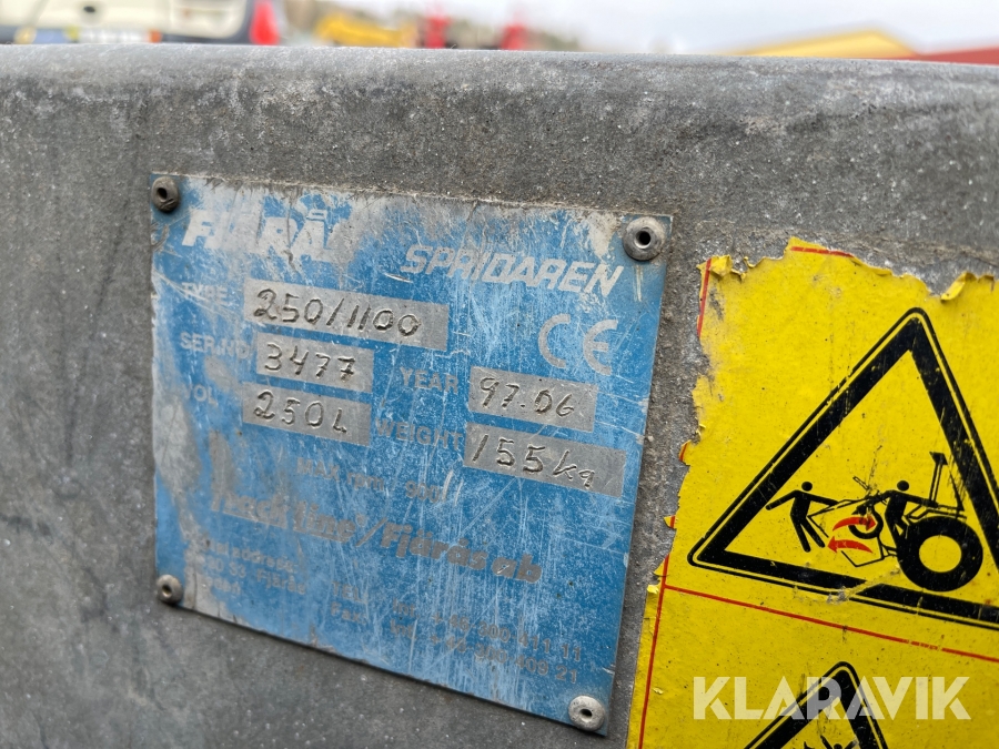 Redskapsbärare Toro Groundmaster 3000 D med plog & spridare