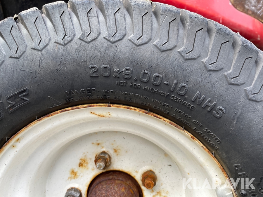 Redskapsbärare Toro Groundmaster 3000 D med plog & spridare