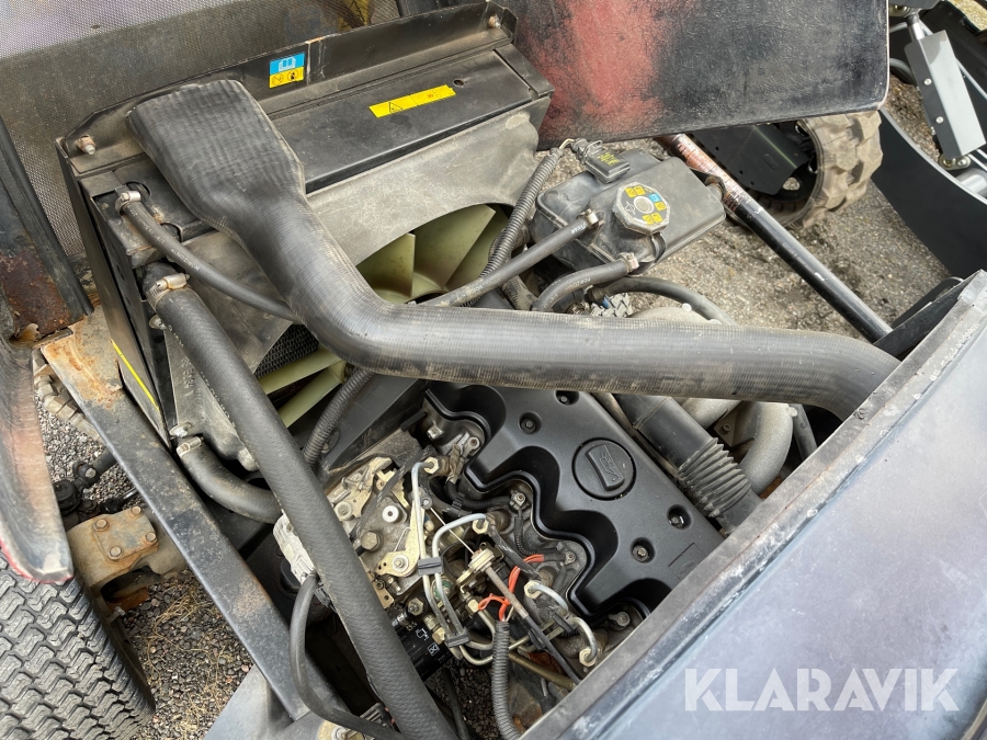 Redskapsbärare Toro Groundmaster 3000 D med plog & spridare