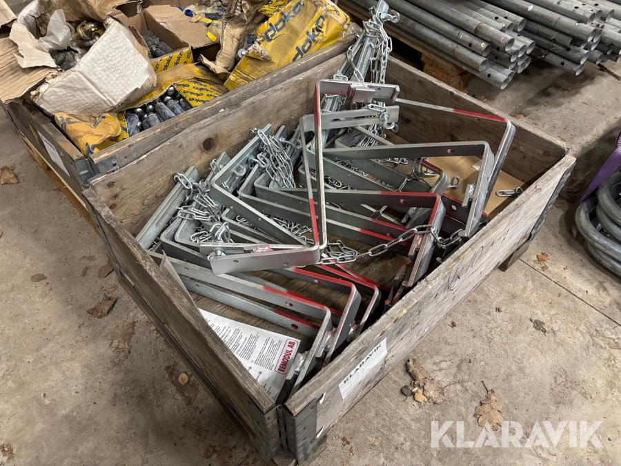 Upphängningsbeslag Paso Art100 - För avloppsrör till bodetablering