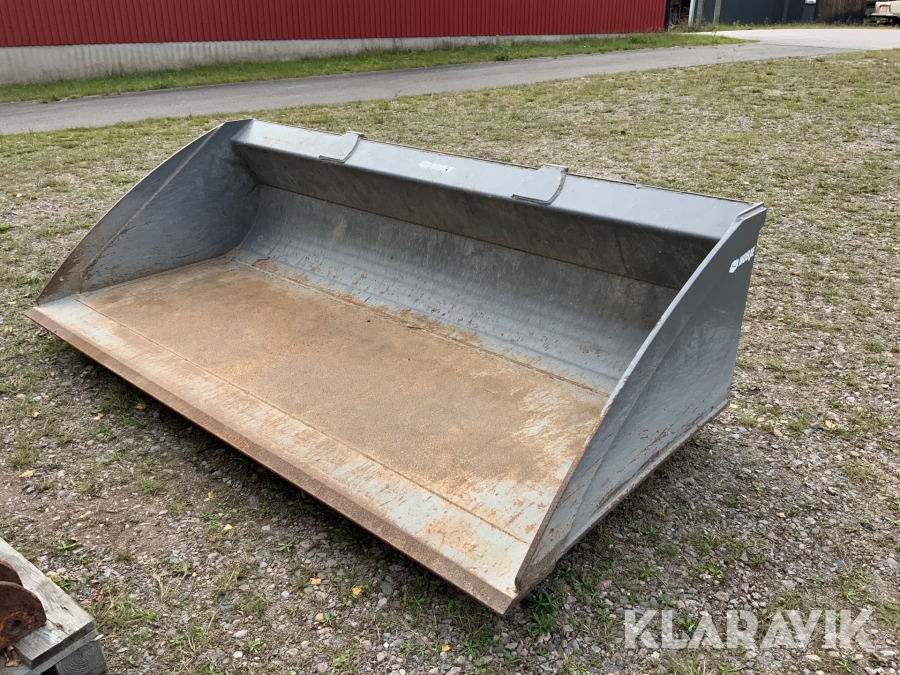 Planeringsskopa Norje med lilla BM fäste