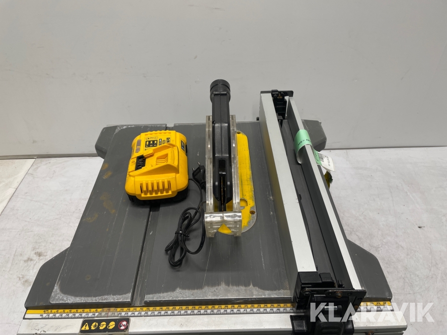 Klyvsåg Dewalt DCS7485, Svalöv, Klaravik auktioner