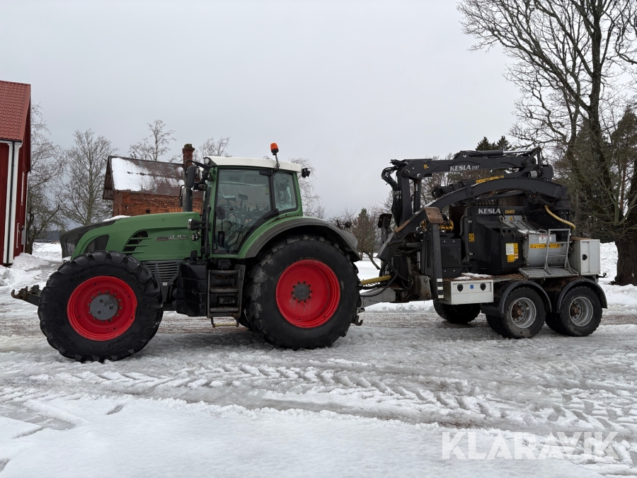Traktor Fendt 924 Vario med flishugg Kesla C645