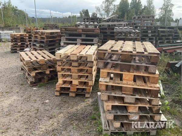 Pallar ca 300st varierande skick