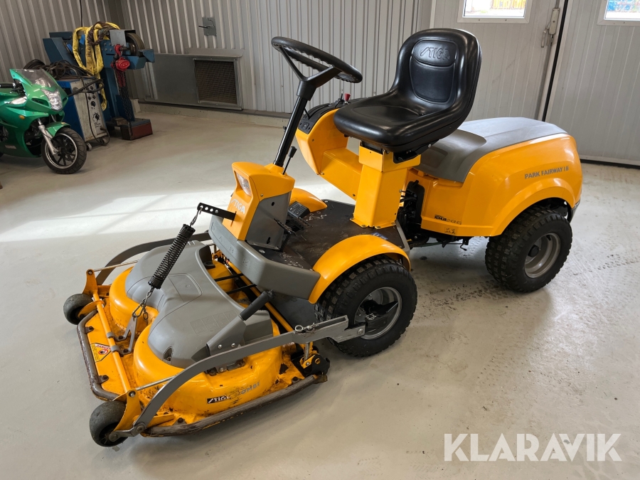 Åkgräsklippare Stiga Park Fairway 18
