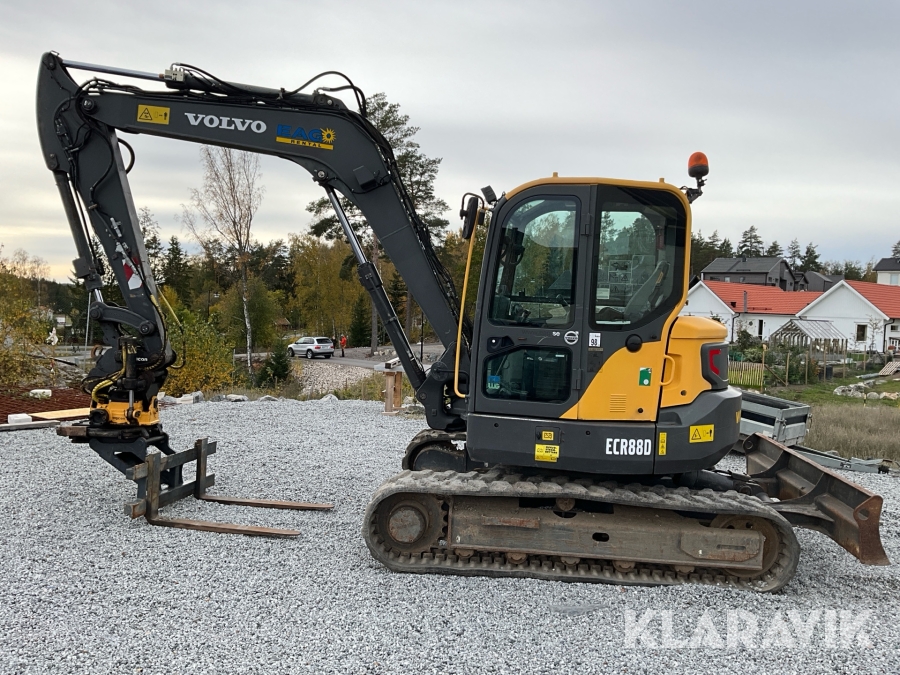 Grävmaskin Volvo ECR88D med tiltrotator och skopor