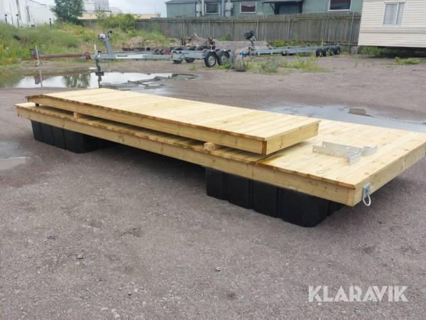 Brygga med landgång