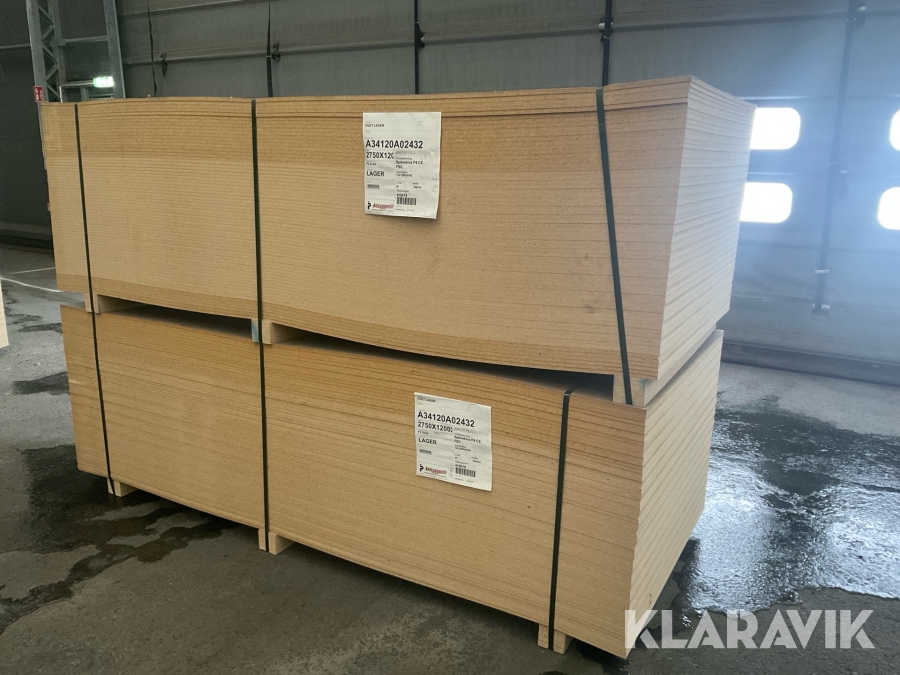 Spånskivor 12x1200x2750mm