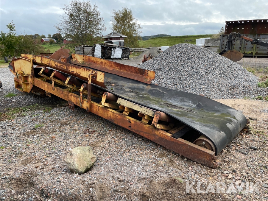 Grövre transportband för grus