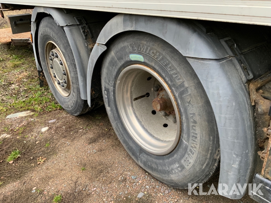 Lastbil Scania R740 med skåp öppningsbar sida