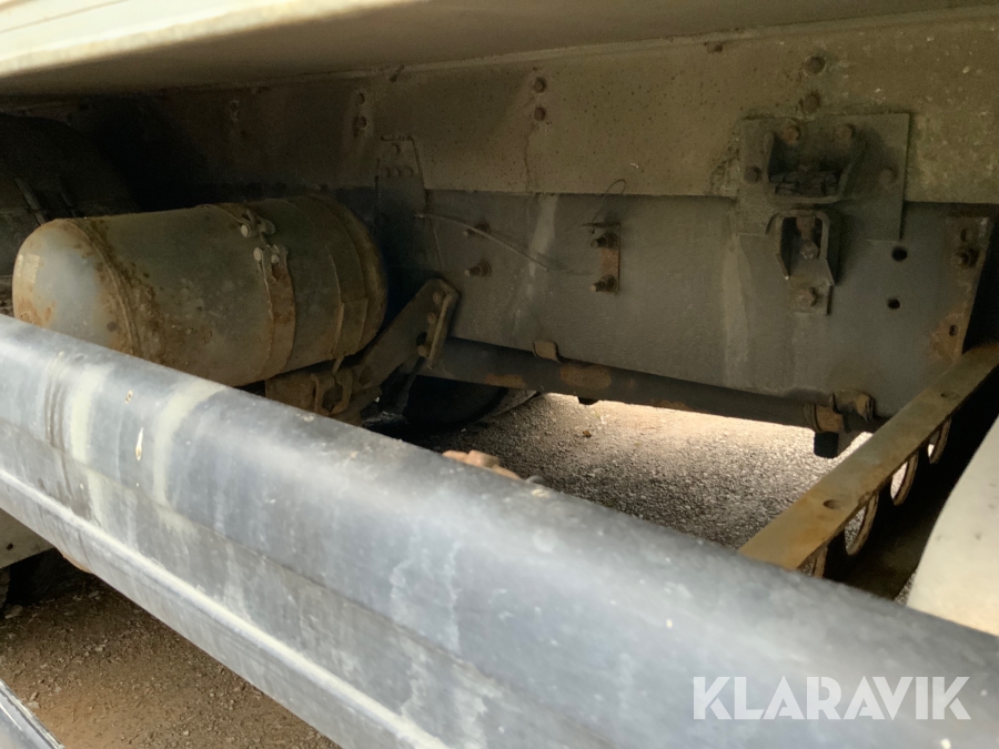 Lastbil Scania R740 med skåp öppningsbar sida