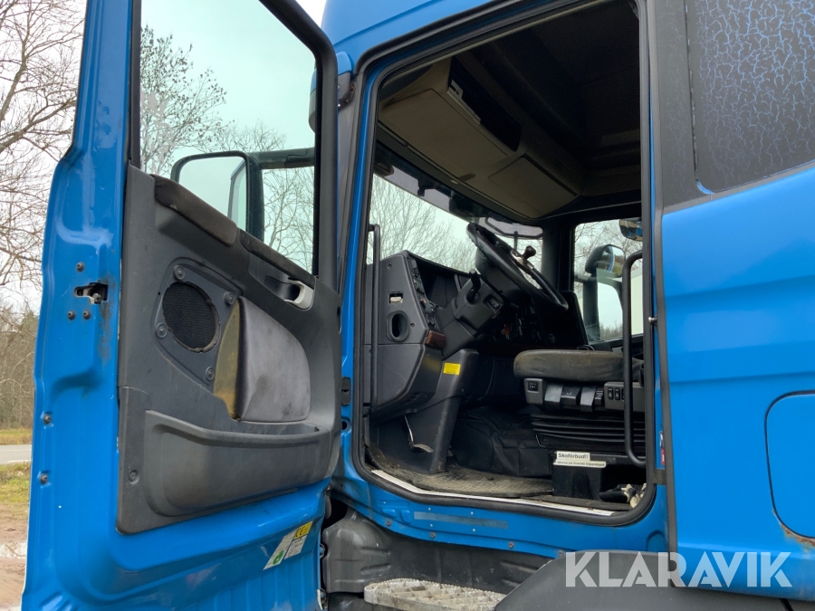 Lastbil Scania R740 med skåp öppningsbar sida