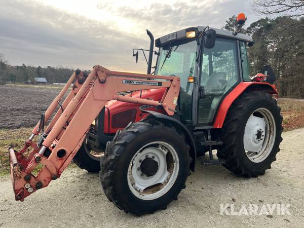 Traktor Massey Ferguson 4255 med lastare