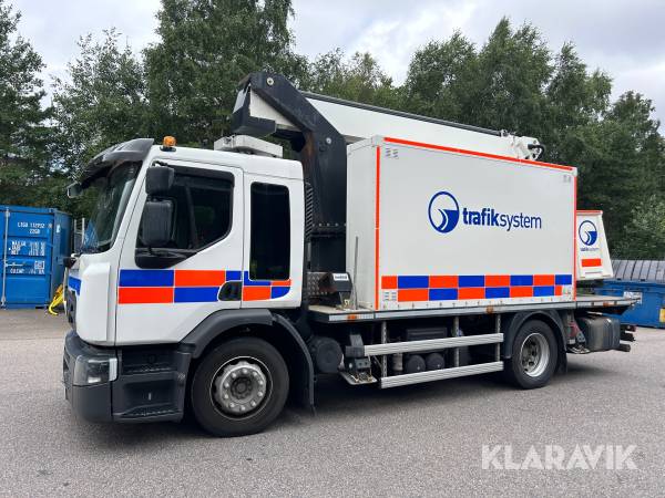 Lastbil Renault D Wide med lift