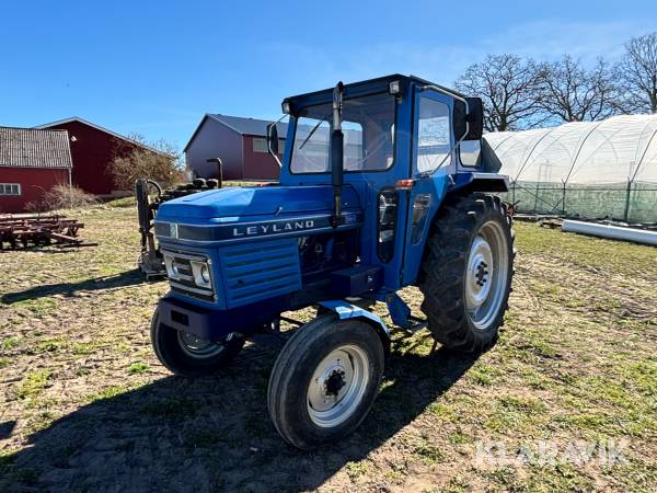 Traktor Leyland Nuffield 384