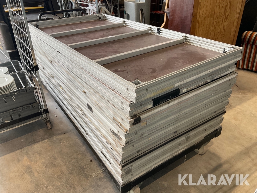 Scen / podium inklusive vagn