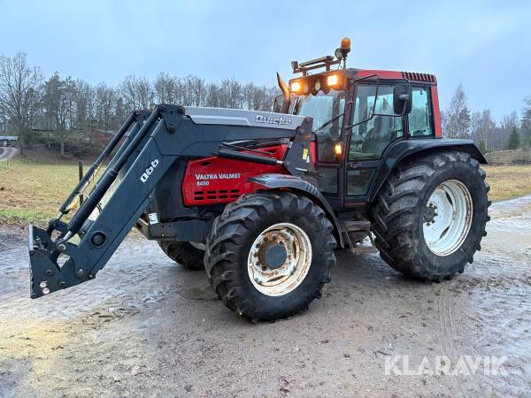 Traktor Valtra Valmet 8450 med lastare