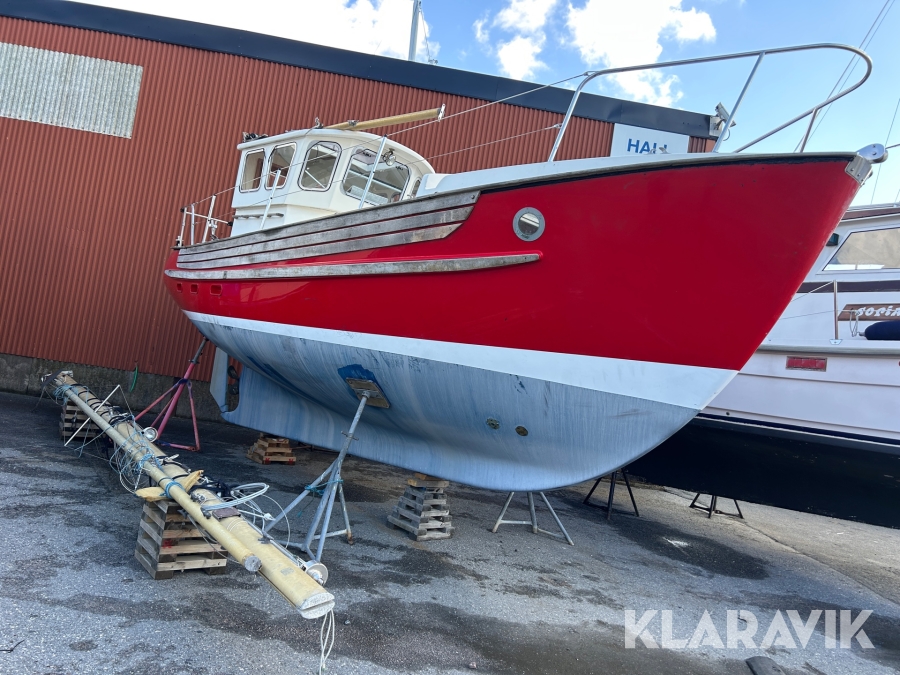 Motorseglare Fisher Potter 25 2-mastad