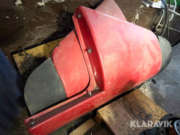 Stänkskärmar till Pistmaskin Pisten Bully 300 park 2st