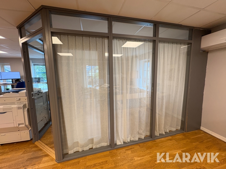 Rumsavdelare/ Glasparti