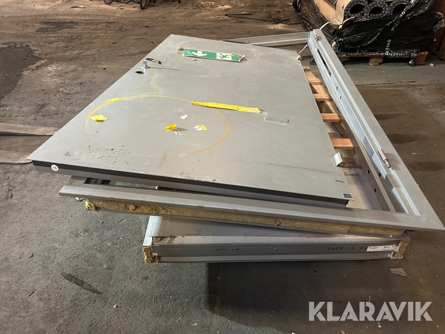 Ståldörrar med karm 2 st