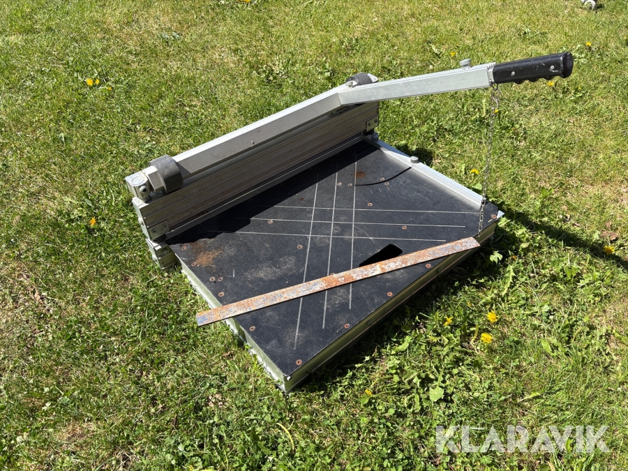 Klipp för laminat eller textilplattor D-cut med en extra kniv