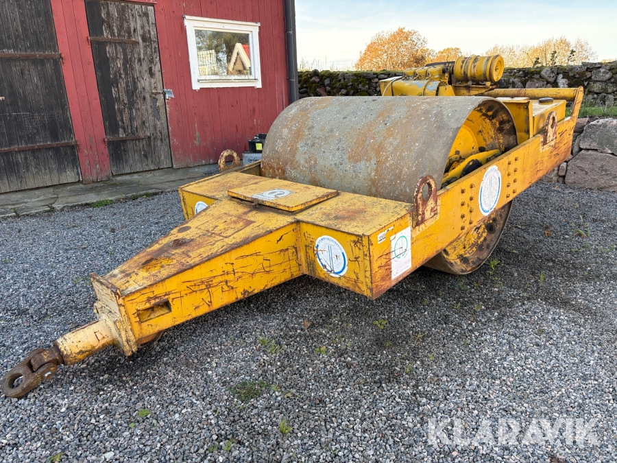 Bogserad vält Bomag BW 4 A