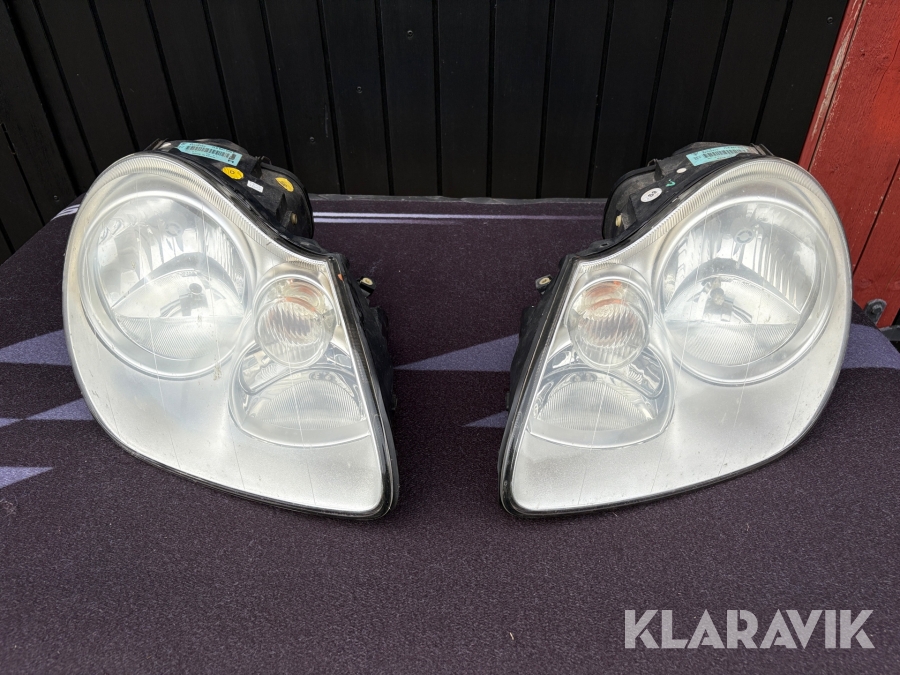 Framlyktor Porsche Cayenne modell 2003-2008 2st