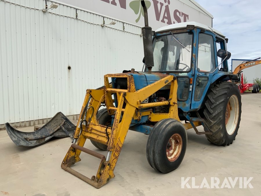 Traktor Ford 5600 med lastare
