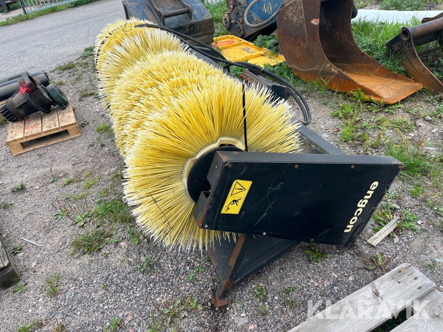 Sopvals Engcon SR2000-S60-250-250-2 med nya borst