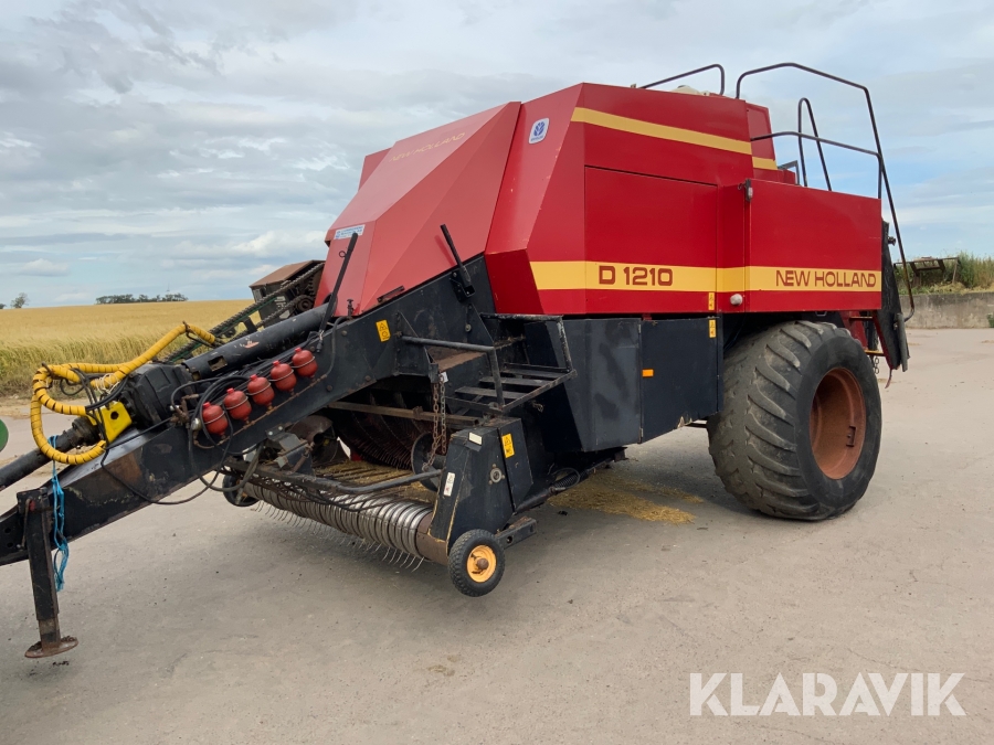 Storbalspress New Holland D1210 med hack