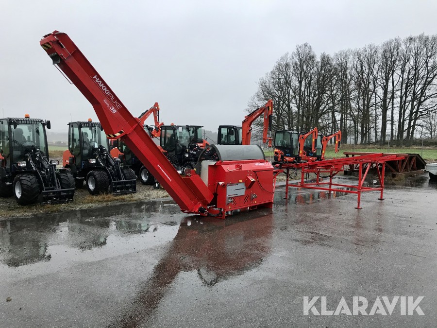 Vedprocessor Hakki pilke Easy 38 med hydrauliskt stockbord