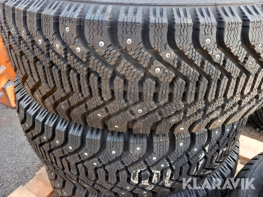 Vinterdäck Goodyear 215/65 R16 2st