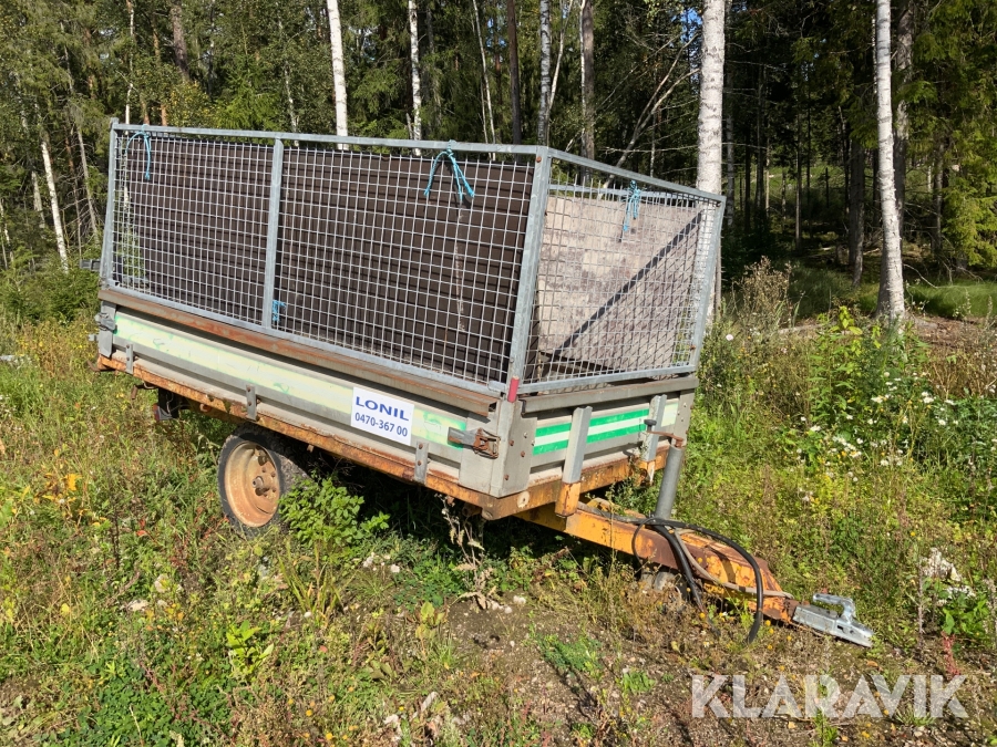 Personbilssläp med tipp